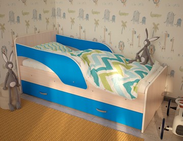 Детская кровать с бортиками Максимка, корпус Млечный дуб, фасад Синий в Новом Уренгое