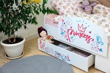 Детская кровать с ящиками Эльза с бортиком, Розовый (щиты) в Лабытнанги - предосмотр 2