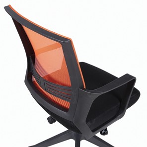 Кресло компьютерное Brabix Balance MG-320 (с подлокотниками, комбинированное черное/оранжевое) 531832 в Новом Уренгое - предосмотр 6
