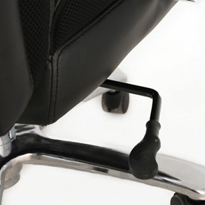 Кресло офисное Brabix Premium Bomer HD-007 (рециклированная кожа, хром, черное) 531939 в Лабытнанги - предосмотр 5