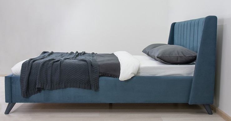 Спальная кровать Мелисса 140, арт. Тори 83 велюр (серо-синий) + кроватное дно в Салехарде - изображение 6