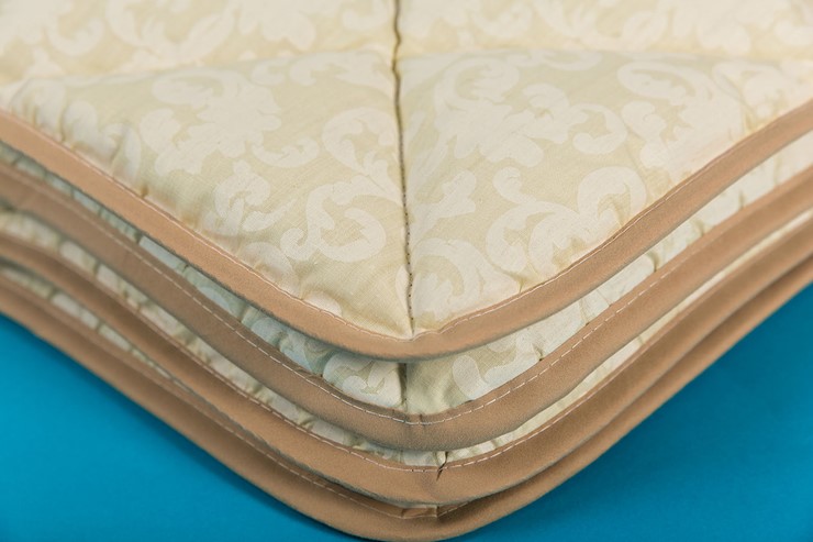Одеяло всесезонное полутороспальное Шерсть & Хлопок в Муравленко - изображение 1